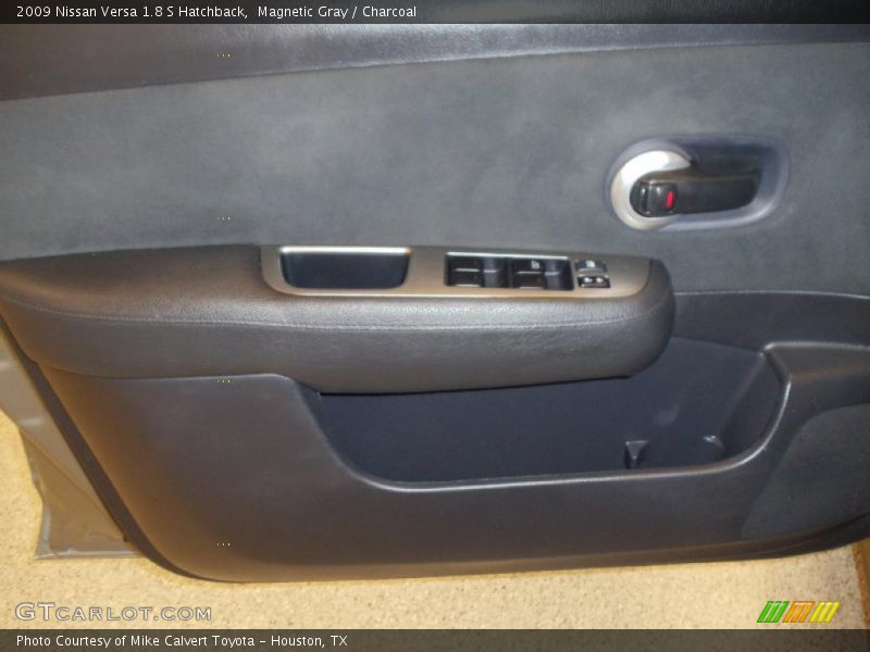 Magnetic Gray / Charcoal 2009 Nissan Versa 1.8 S Hatchback