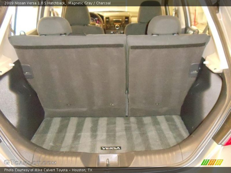 Magnetic Gray / Charcoal 2009 Nissan Versa 1.8 S Hatchback