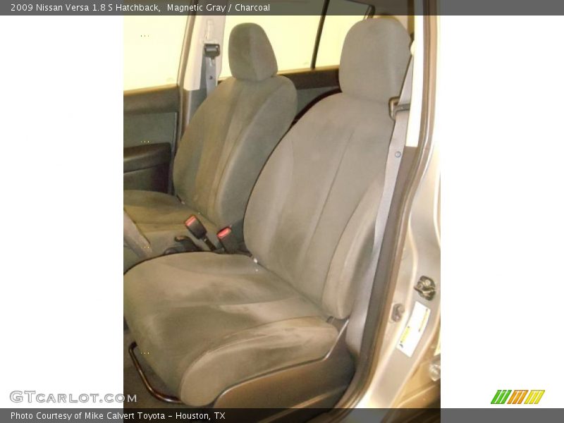 Magnetic Gray / Charcoal 2009 Nissan Versa 1.8 S Hatchback