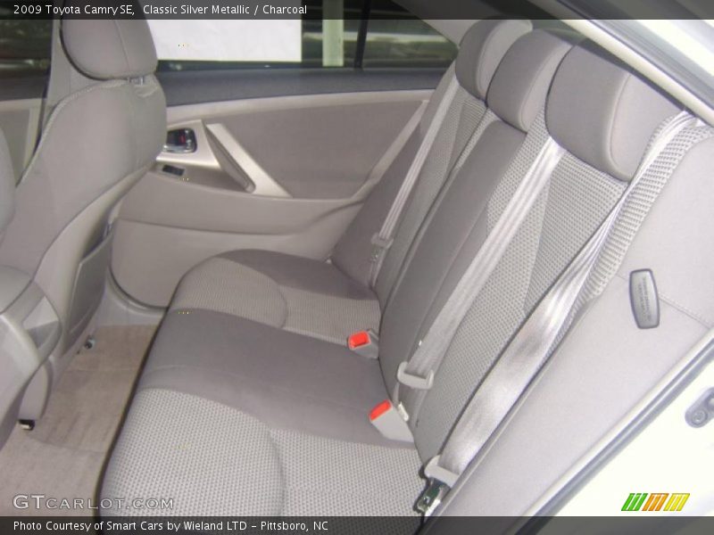 Classic Silver Metallic / Charcoal 2009 Toyota Camry SE
