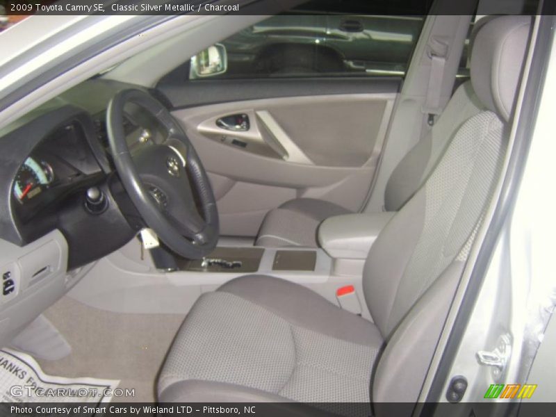 Classic Silver Metallic / Charcoal 2009 Toyota Camry SE