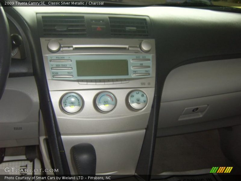 Classic Silver Metallic / Charcoal 2009 Toyota Camry SE