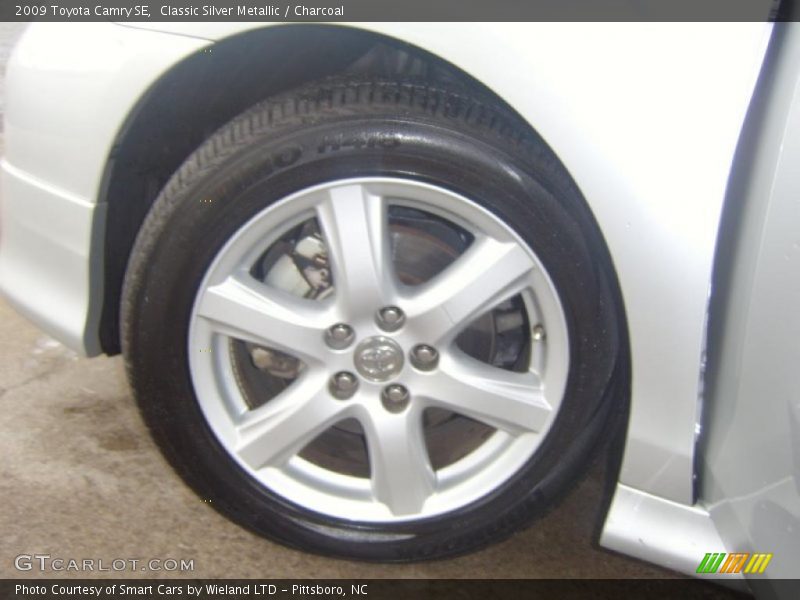 Classic Silver Metallic / Charcoal 2009 Toyota Camry SE