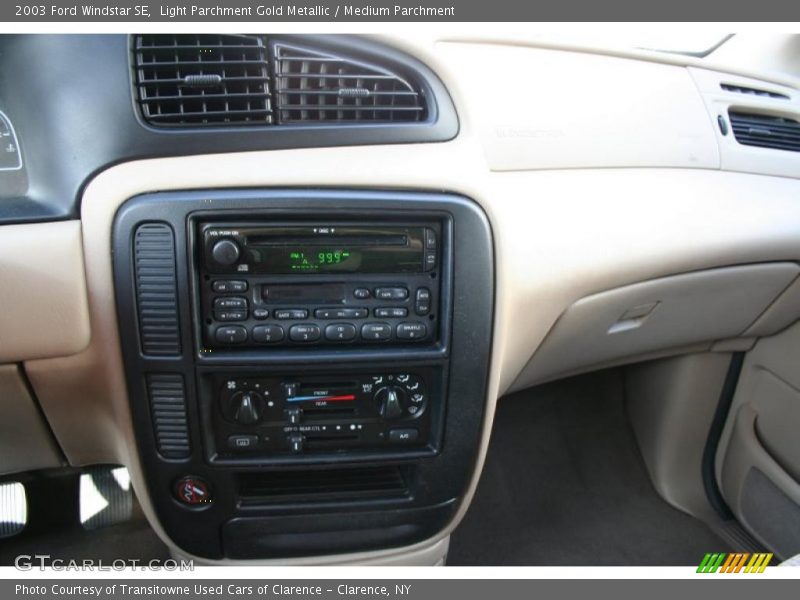 Light Parchment Gold Metallic / Medium Parchment 2003 Ford Windstar SE