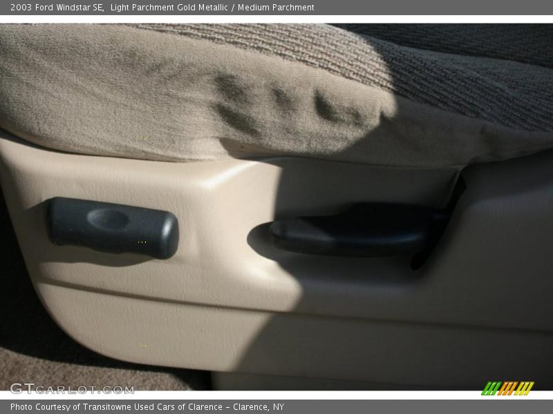 Light Parchment Gold Metallic / Medium Parchment 2003 Ford Windstar SE