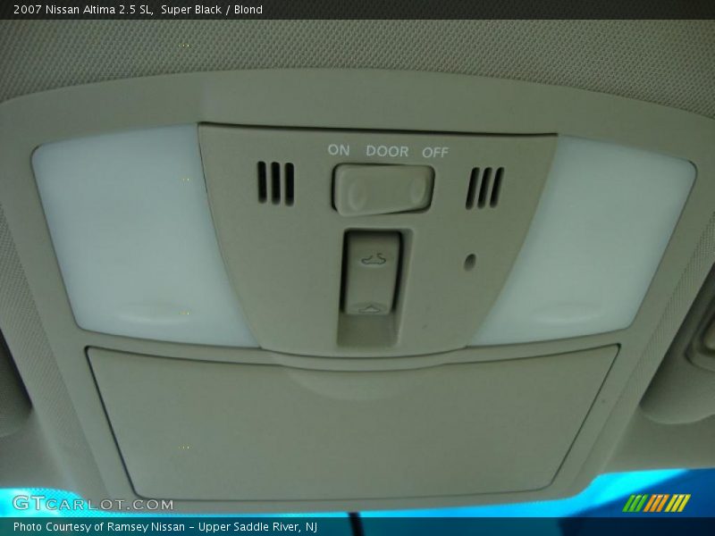 Super Black / Blond 2007 Nissan Altima 2.5 SL