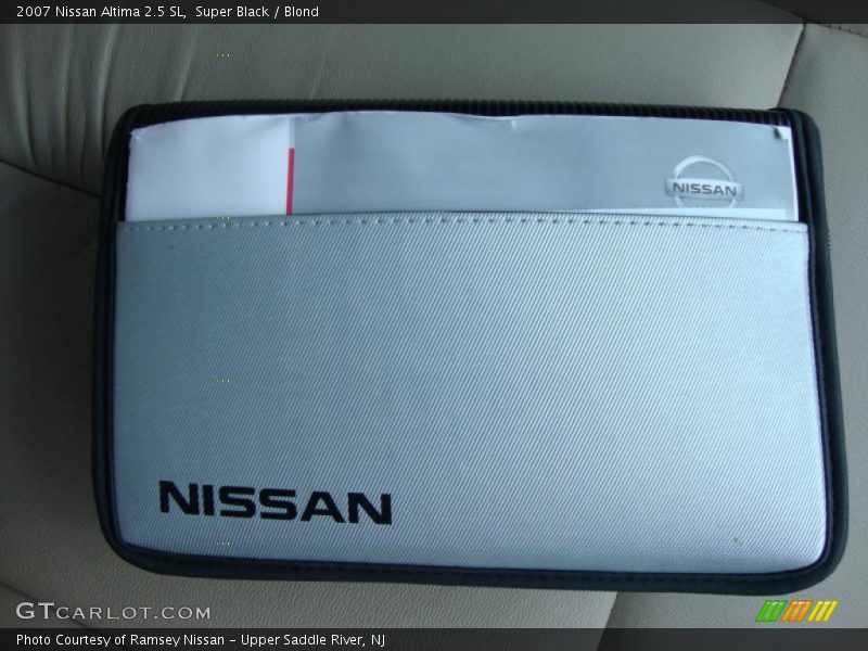 Super Black / Blond 2007 Nissan Altima 2.5 SL