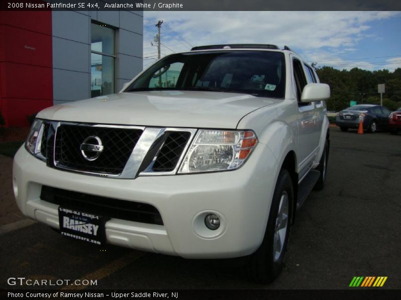 Avalanche White / Graphite 2008 Nissan Pathfinder SE 4x4