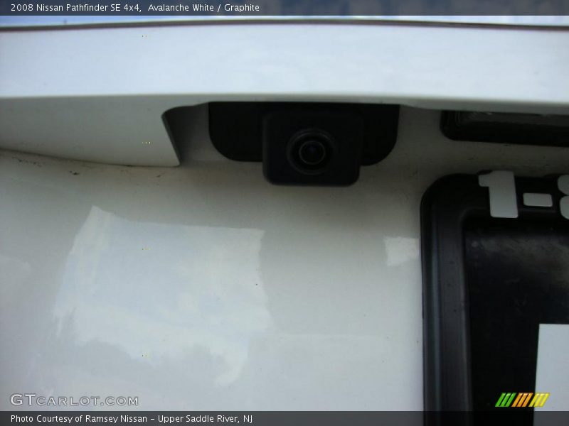 Avalanche White / Graphite 2008 Nissan Pathfinder SE 4x4