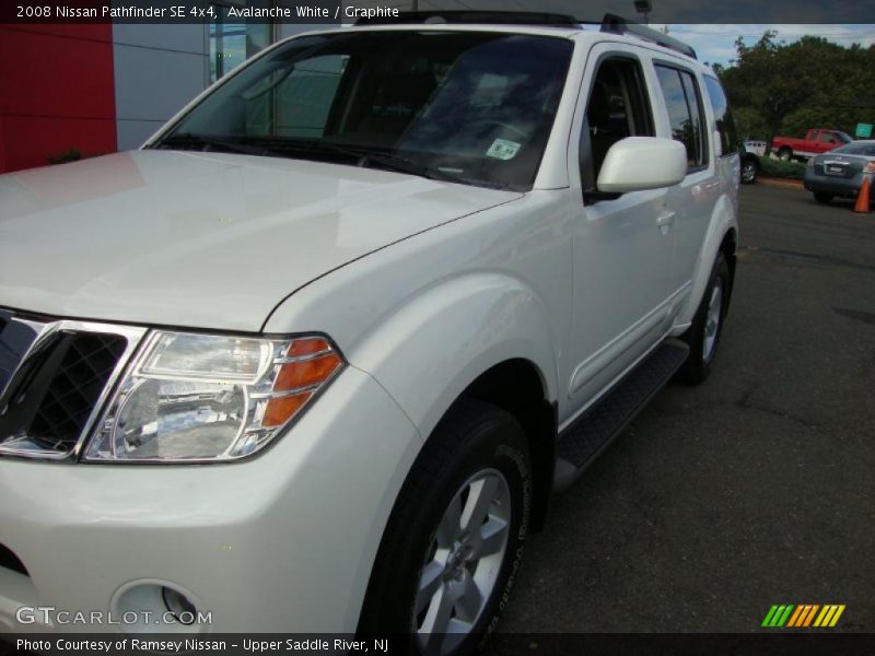 Avalanche White / Graphite 2008 Nissan Pathfinder SE 4x4