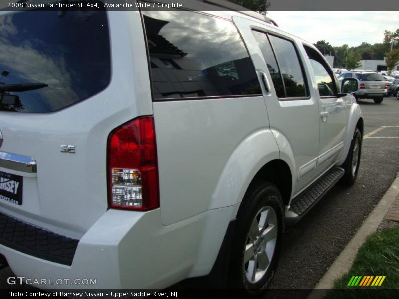 Avalanche White / Graphite 2008 Nissan Pathfinder SE 4x4