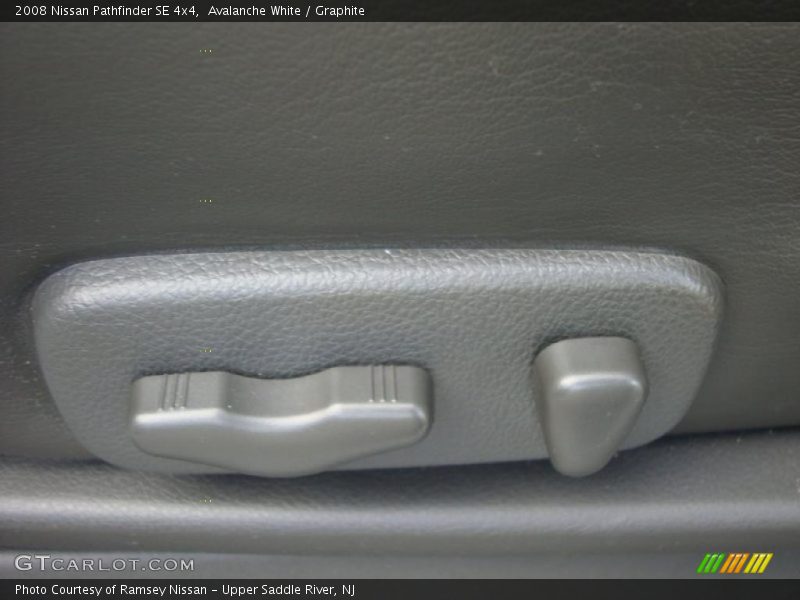 Avalanche White / Graphite 2008 Nissan Pathfinder SE 4x4