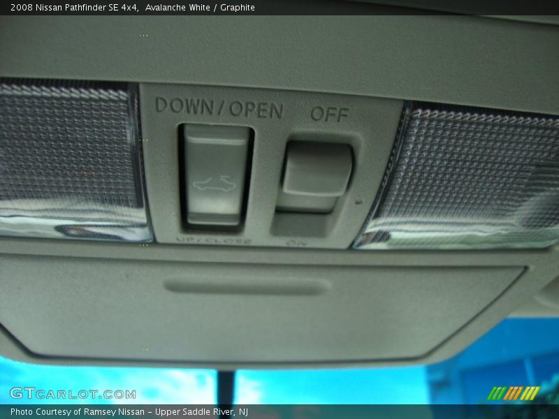 Avalanche White / Graphite 2008 Nissan Pathfinder SE 4x4