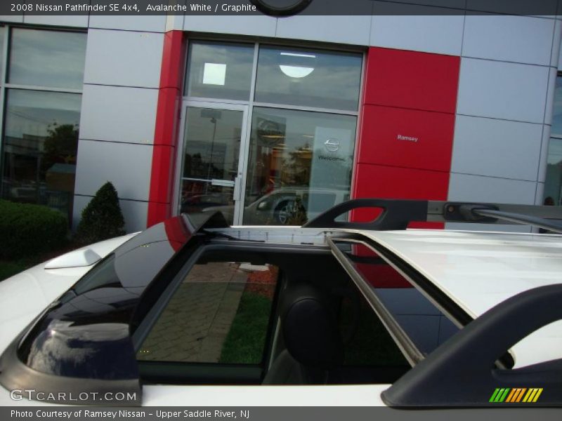 Avalanche White / Graphite 2008 Nissan Pathfinder SE 4x4
