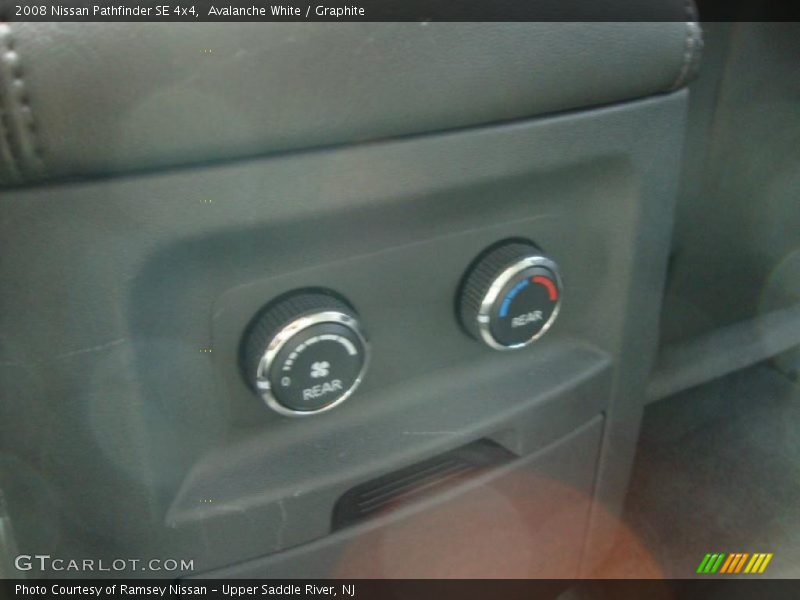 Avalanche White / Graphite 2008 Nissan Pathfinder SE 4x4