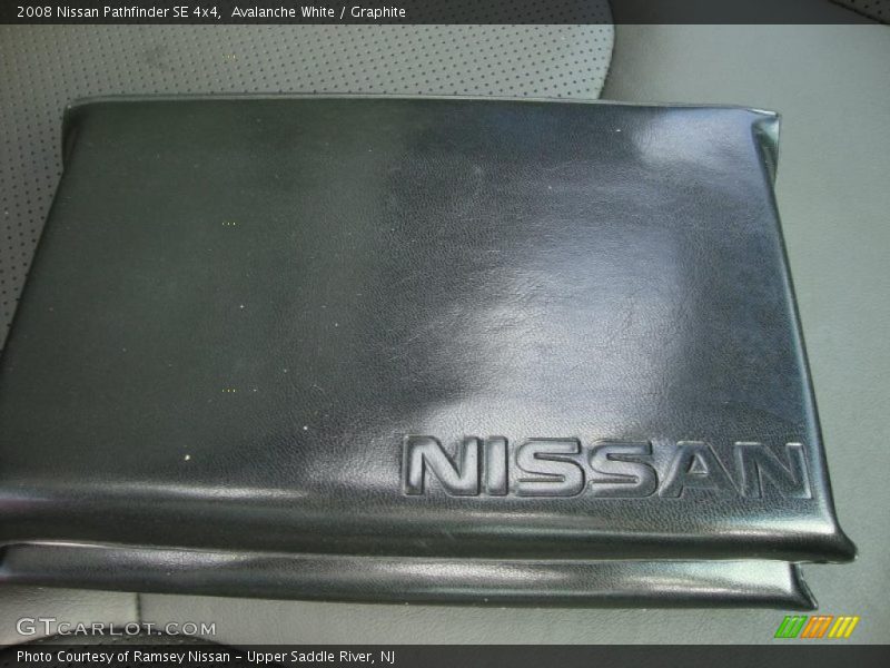 Avalanche White / Graphite 2008 Nissan Pathfinder SE 4x4
