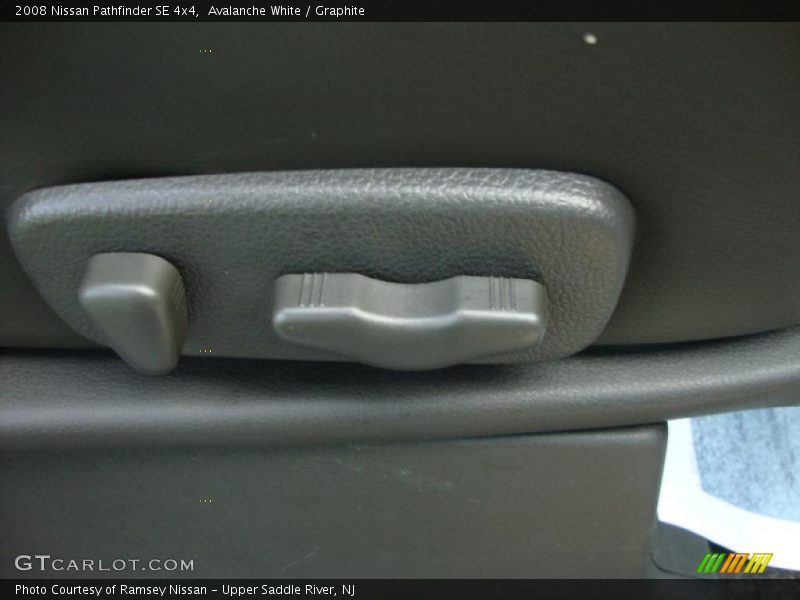 Avalanche White / Graphite 2008 Nissan Pathfinder SE 4x4