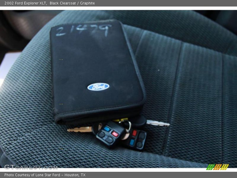 Black Clearcoat / Graphite 2002 Ford Explorer XLT