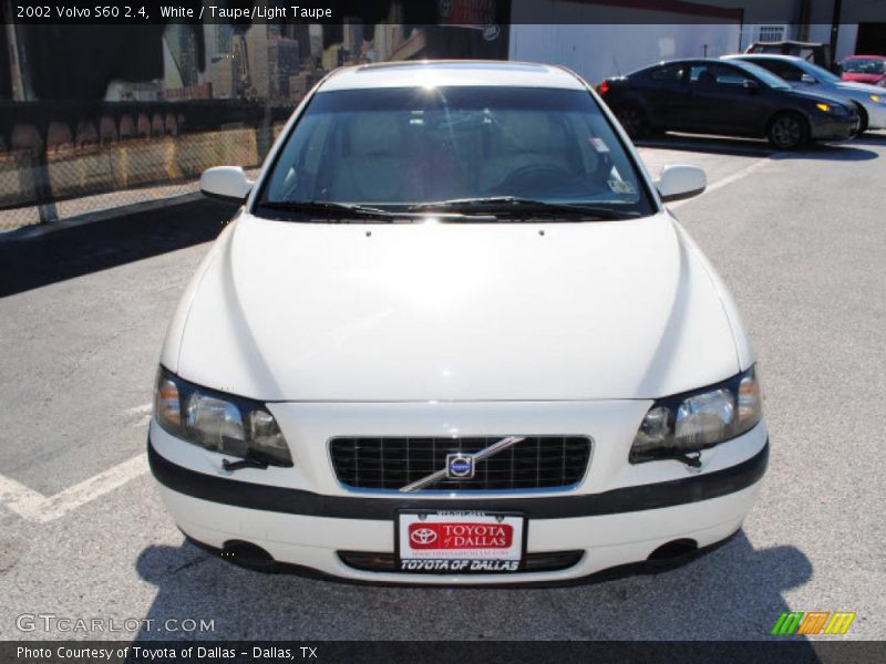 White / Taupe/Light Taupe 2002 Volvo S60 2.4