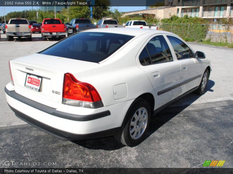 White / Taupe/Light Taupe 2002 Volvo S60 2.4