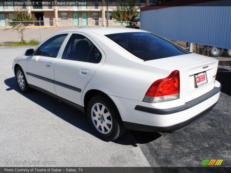 White / Taupe/Light Taupe 2002 Volvo S60 2.4