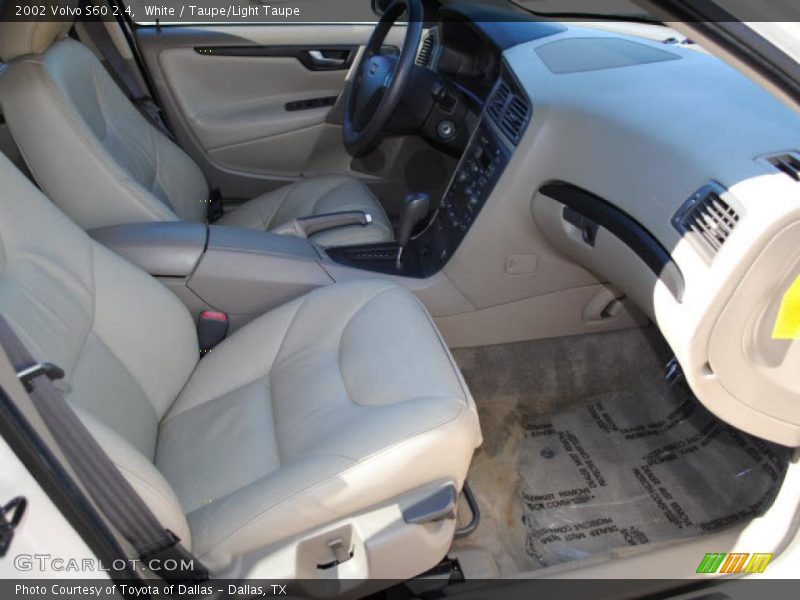 White / Taupe/Light Taupe 2002 Volvo S60 2.4