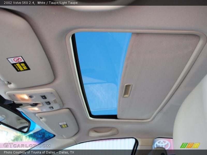 White / Taupe/Light Taupe 2002 Volvo S60 2.4