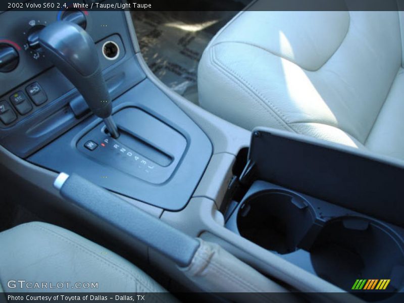 White / Taupe/Light Taupe 2002 Volvo S60 2.4