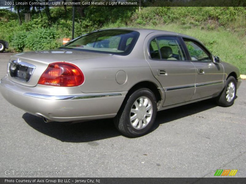 Light Parchment Gold Metallic / Light Parchment 2001 Lincoln Continental