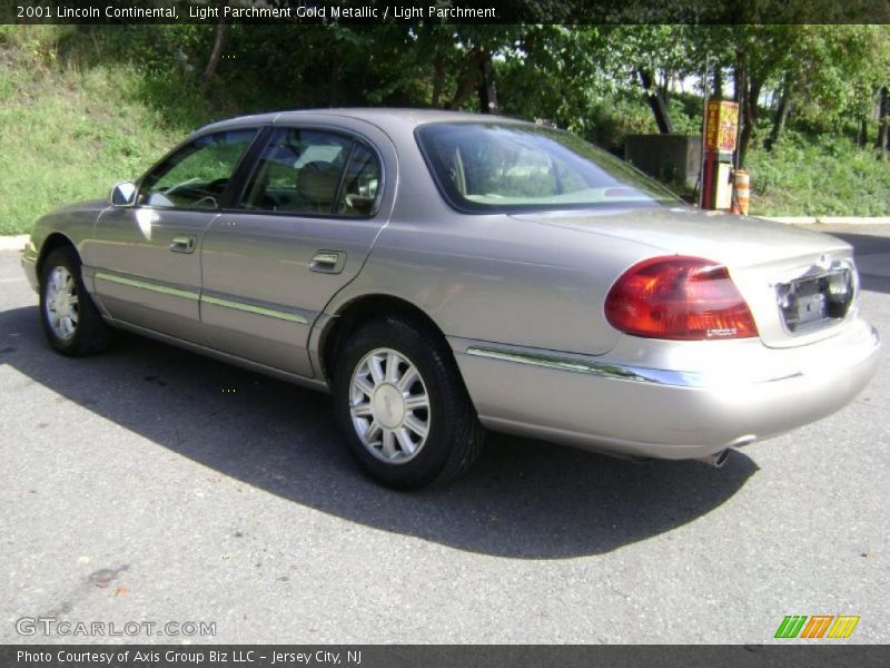 Light Parchment Gold Metallic / Light Parchment 2001 Lincoln Continental