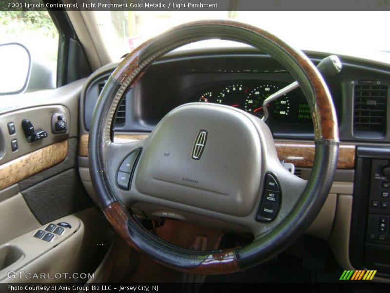 Light Parchment Gold Metallic / Light Parchment 2001 Lincoln Continental