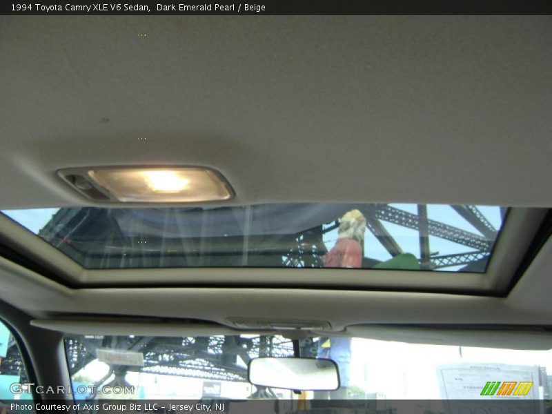 Dark Emerald Pearl / Beige 1994 Toyota Camry XLE V6 Sedan