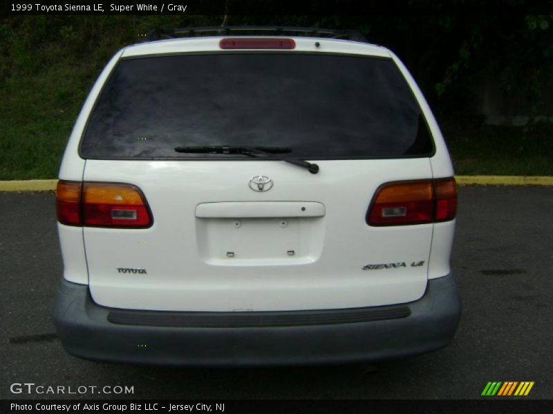Super White / Gray 1999 Toyota Sienna LE