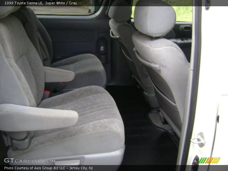 Super White / Gray 1999 Toyota Sienna LE