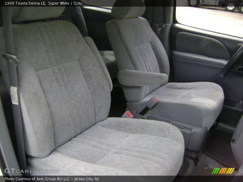 Super White / Gray 1999 Toyota Sienna LE