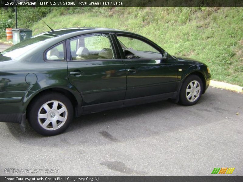 Royal Green Pearl / Beige 1999 Volkswagen Passat GLS V6 Sedan