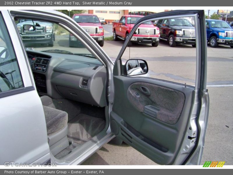 Silver Metallic / Medium Gray 2002 Chevrolet Tracker ZR2 4WD Hard Top