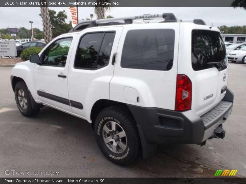 Avalanche White / Gray/Red 2010 Nissan Xterra Off Road 4x4