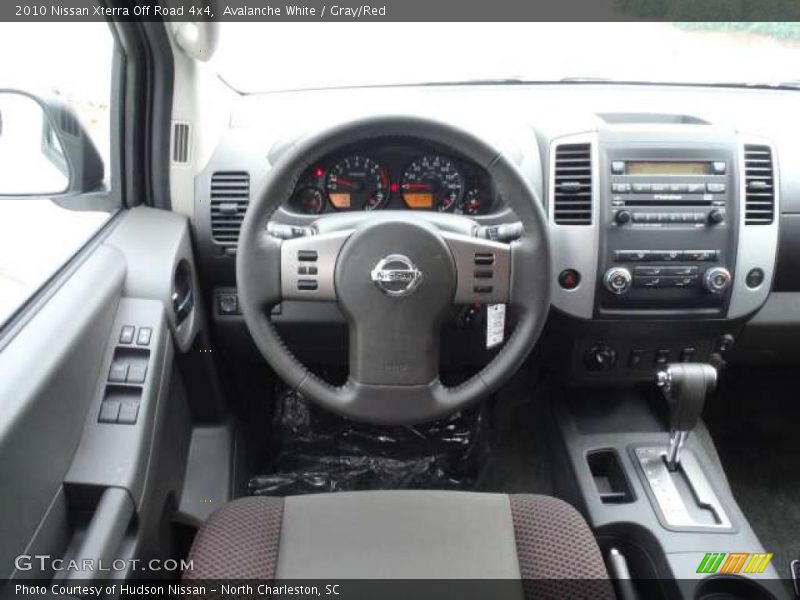 Avalanche White / Gray/Red 2010 Nissan Xterra Off Road 4x4