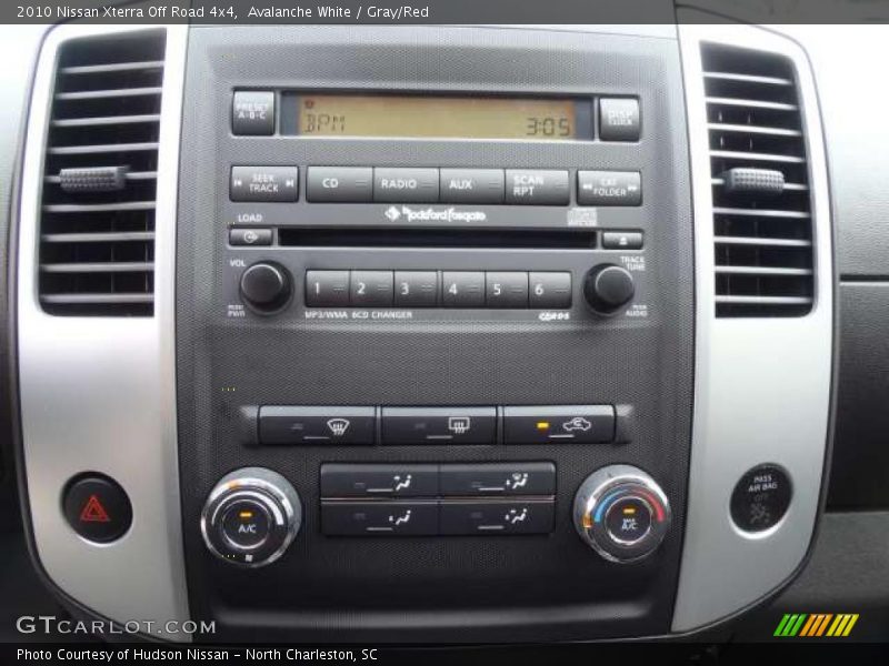 Avalanche White / Gray/Red 2010 Nissan Xterra Off Road 4x4