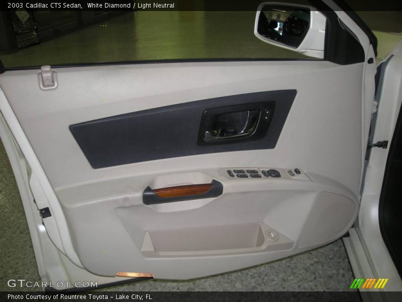 White Diamond / Light Neutral 2003 Cadillac CTS Sedan