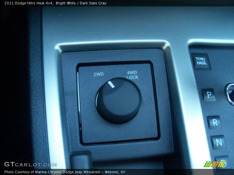 Bright White / Dark Slate Gray 2011 Dodge Nitro Heat 4x4