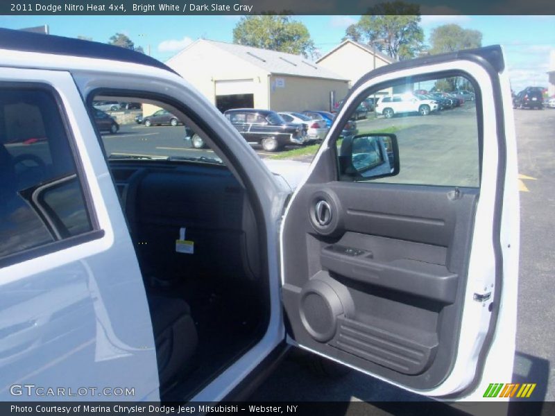 Bright White / Dark Slate Gray 2011 Dodge Nitro Heat 4x4