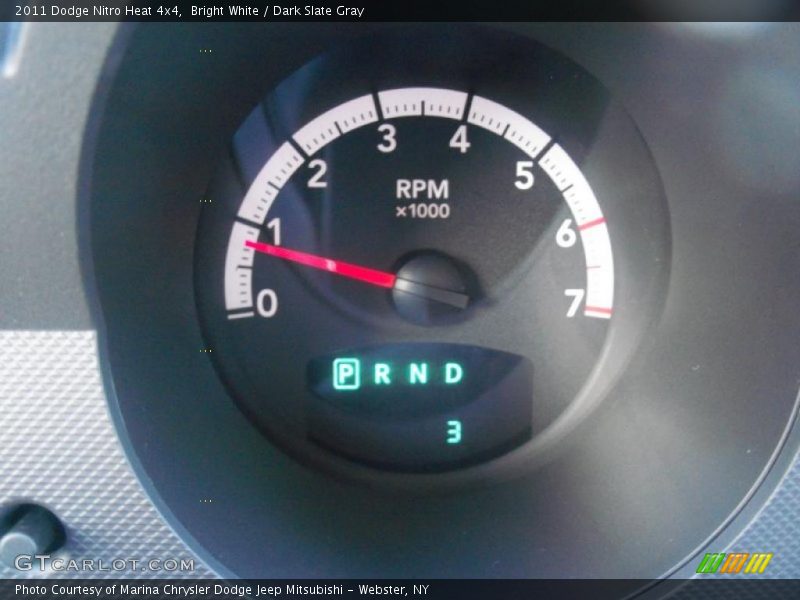 Bright White / Dark Slate Gray 2011 Dodge Nitro Heat 4x4