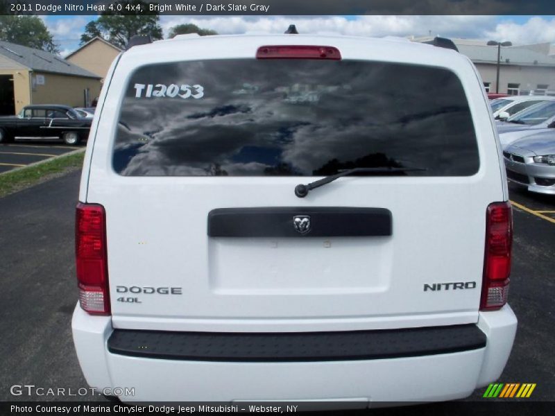 Bright White / Dark Slate Gray 2011 Dodge Nitro Heat 4.0 4x4