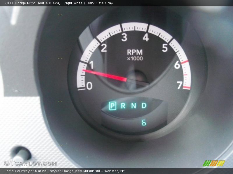 Bright White / Dark Slate Gray 2011 Dodge Nitro Heat 4.0 4x4