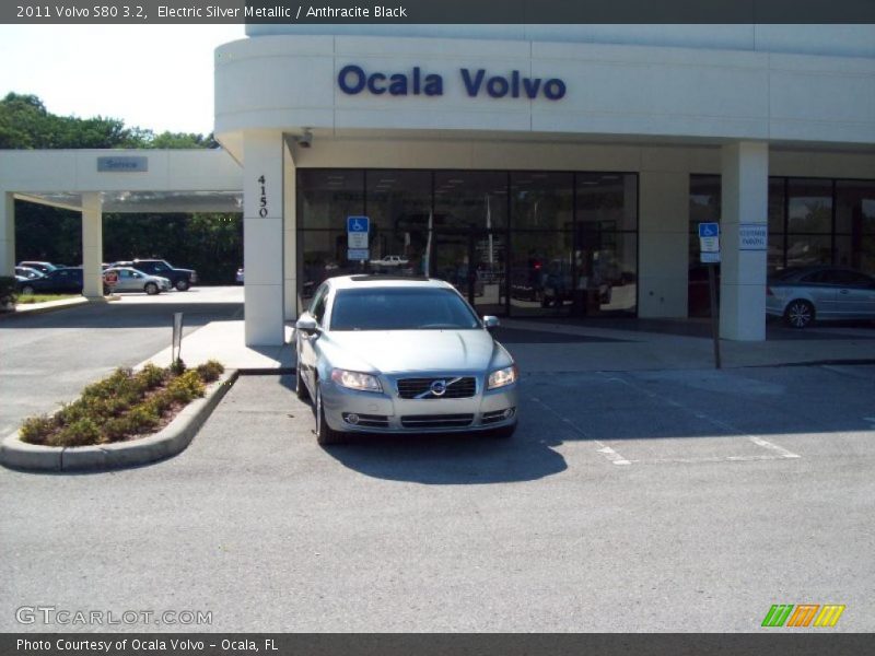 Electric Silver Metallic / Anthracite Black 2011 Volvo S80 3.2