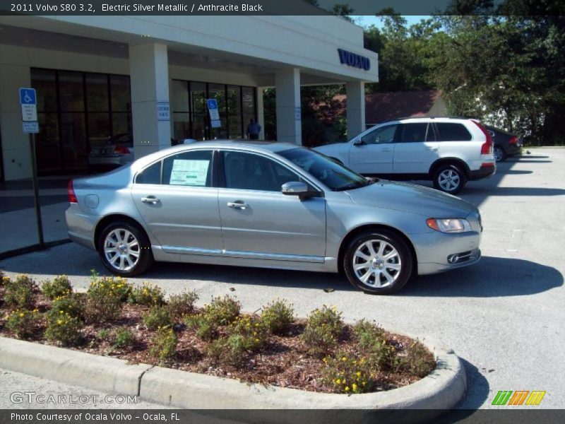 Electric Silver Metallic / Anthracite Black 2011 Volvo S80 3.2