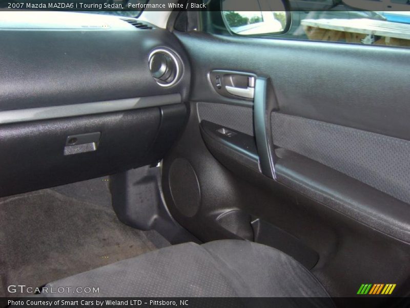 Performance White / Black 2007 Mazda MAZDA6 i Touring Sedan