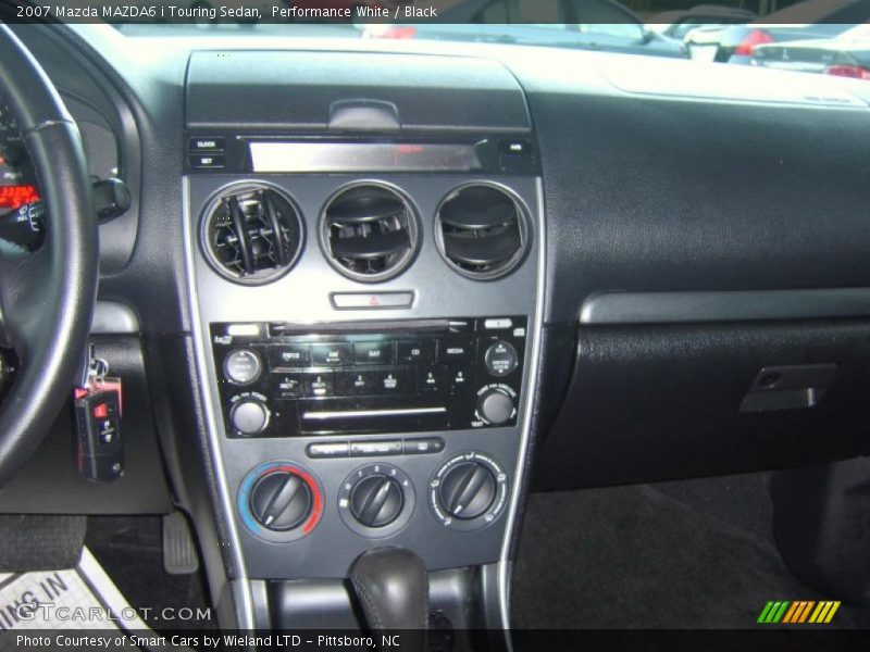 Performance White / Black 2007 Mazda MAZDA6 i Touring Sedan